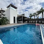 Luxury In Bahia Del Duque By Altamarhomes Apartment *