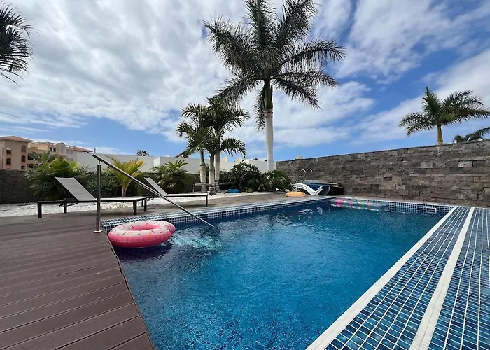 Apartment Luxury In Bahia Del Duque By Altamarhomes