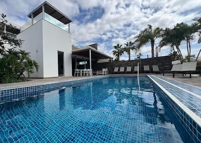 Luxury In Bahia Del Duque By Altamarhomes Daire