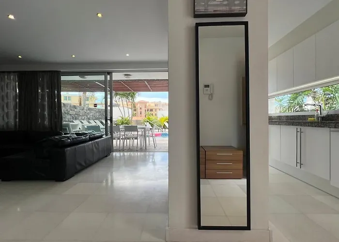 Apartment Luxury In Bahia Del Duque By Altamarhomes