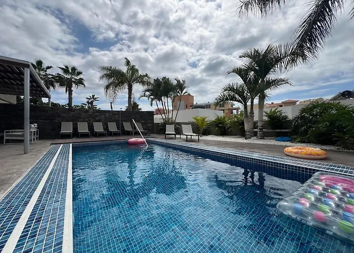 Luxury In Bahia Del Duque By Altamarhomes 阿德耶