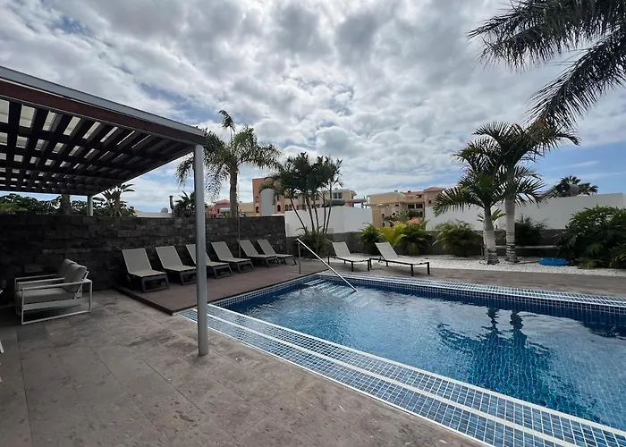 Luxury In Bahia Del Duque By Altamarhomes 阿德耶