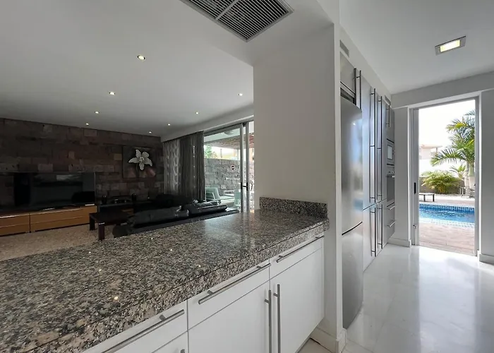 公寓 Luxury In Bahia Del Duque By Altamarhomes *
