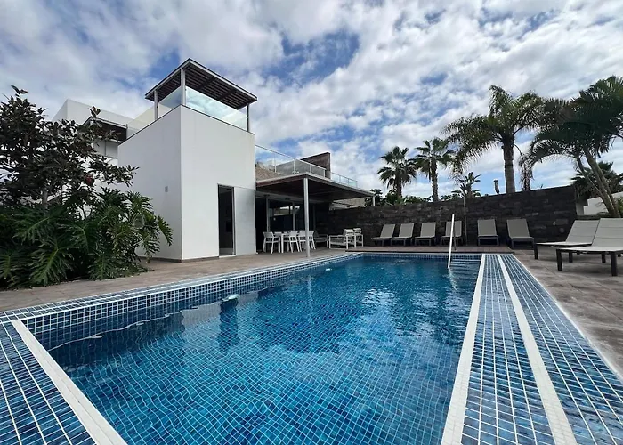 Luxury In Bahia Del Duque By Altamarhomes 阿德耶