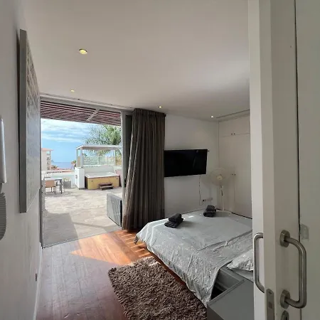 Daire Luxury In Bahia Del Duque By Altamarhomes